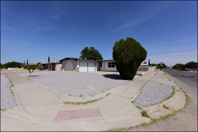 Building Photo - 10169 Dunbarton Dr