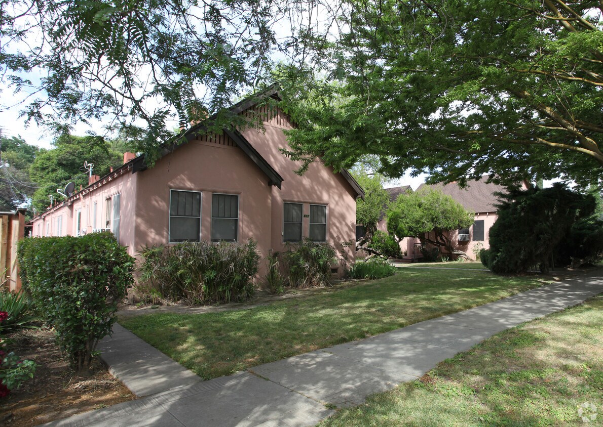 Primary Photo - 611-613 17th St