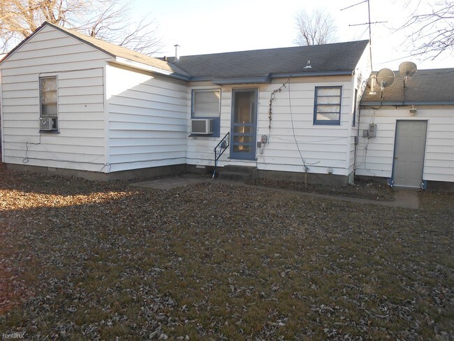 Building Photo - 4919 E Easton St