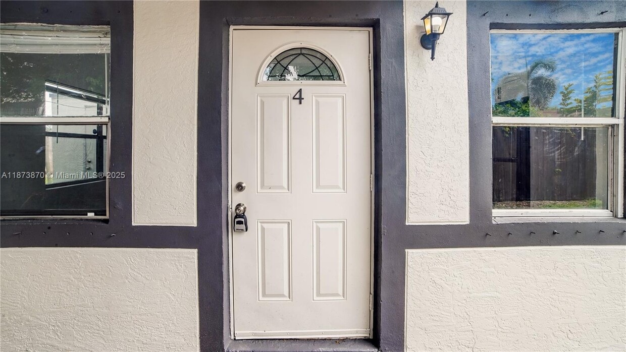 Foto principal - 720 NW 4th Ave