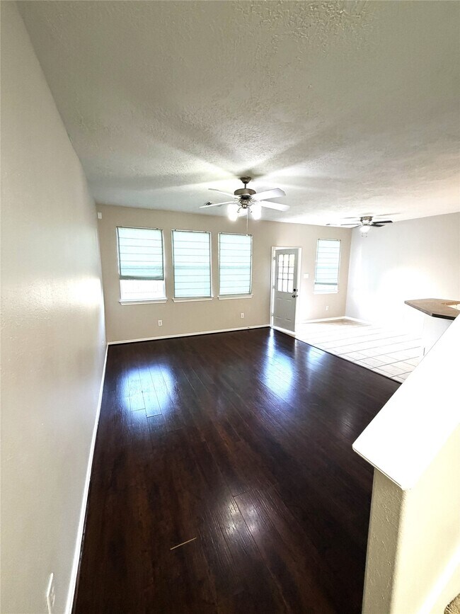 Foto del edificio - 17138 Oakwood Chase Dr