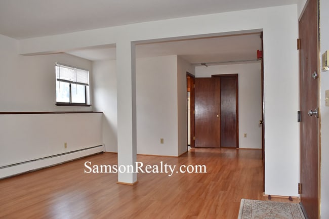Photo - 1 Woodward Ave (East Providence, RI) Apartment