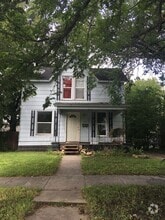 Building Photo - 430 W 5th St