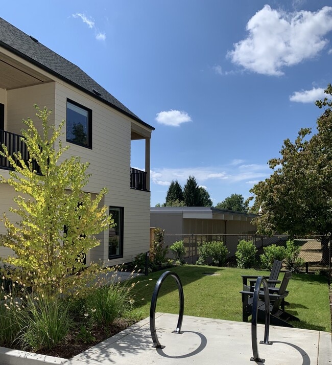 Building Photo - 2403 SE 58th Ave