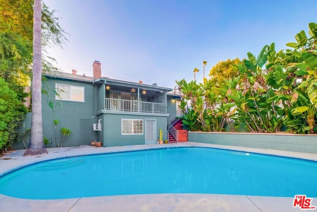 Primary Photo - 1328 Linda Rosa Ave
