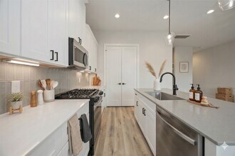 Building Photo - 6107 Campos Dr