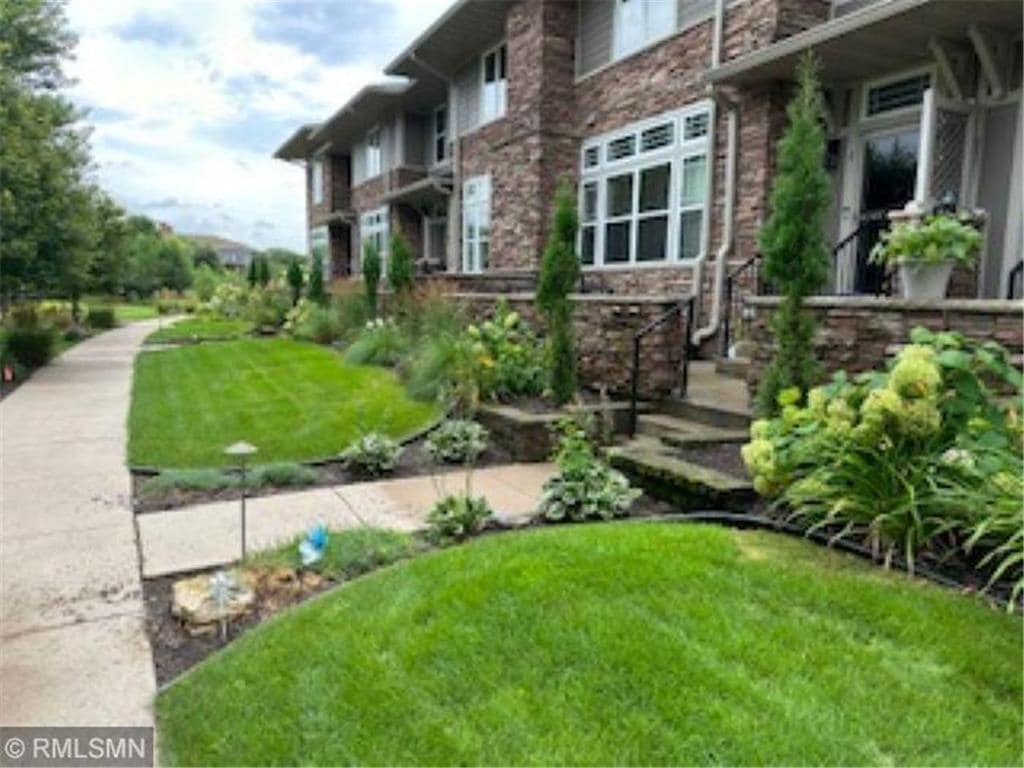 Foto principal - 10740 Town Square Dr NE