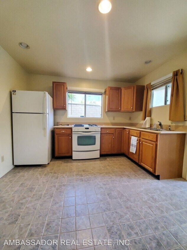 Primary Photo - 452 Pina Ln