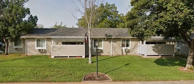 Foto del edificio - 2654 McGregor Dr