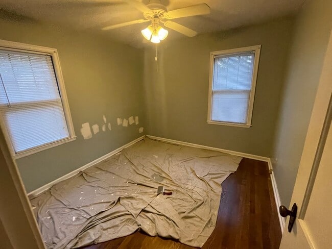 Building Photo - Beechwold Clintonville Area Single Family House with Fenced Yard and Garage