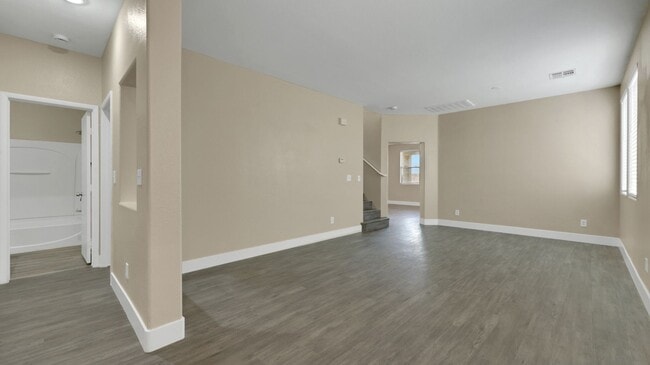 Building Photo - Stunning SW Home in great Blue Diamond loc...