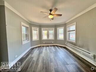 Building Photo - 4208 N Clark St