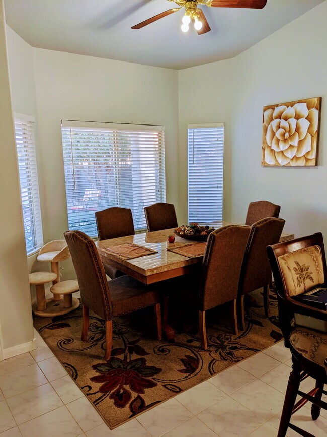 Foto del edificio - 3970 Equinox Ct