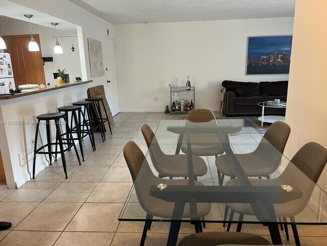 Foto del edificio - 7705 SW 86th St