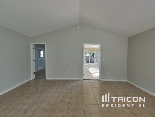 Foto del edificio - 3134 Wavering Ln