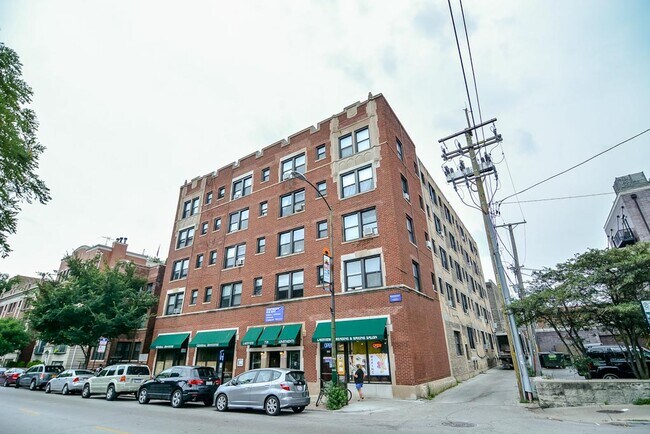 Building Photo - 742 W Belmont Ave