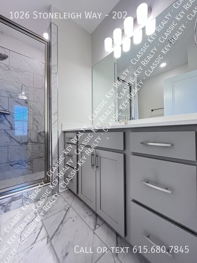 Foto del edificio - 1026 Stoneleigh Ln