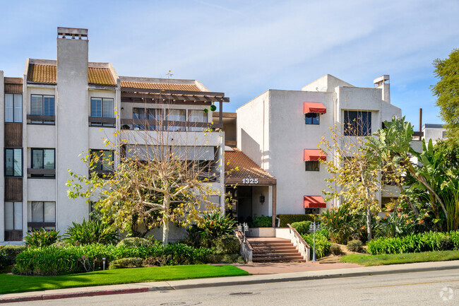 Building Photo - 1325 Valley View Rd