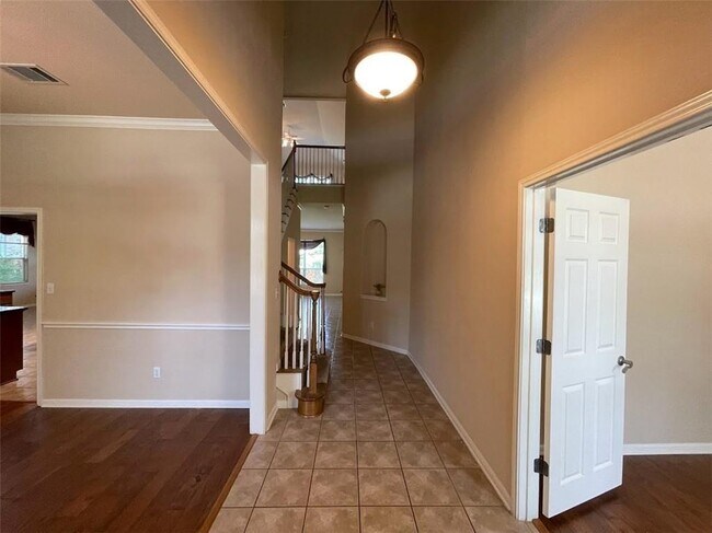 Building Photo - 16212 Double Eagle Dr