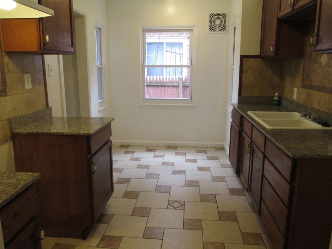 Foto del edificio - 11227 Wayburn St