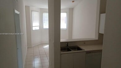 Building Photo - 1666 SE 27th Ct