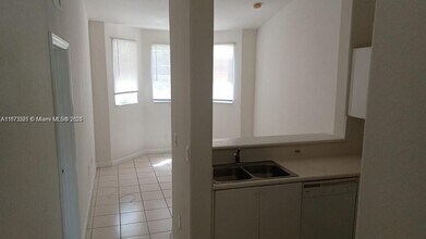 Building Photo - 1666 SE 27th Ct