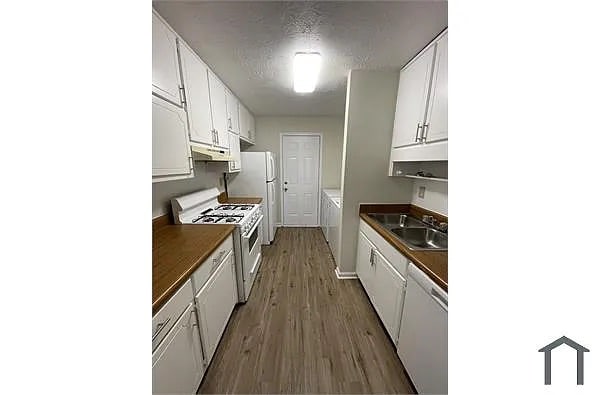 Foto del edificio - Room in Duplex on Glendale Ct