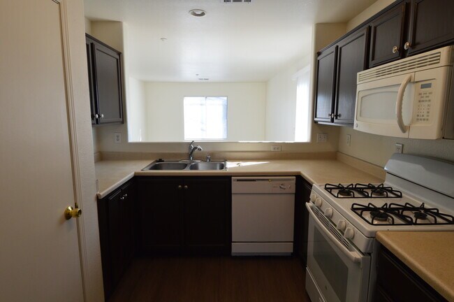 Foto del edificio - 4430 E Van Buren Ave