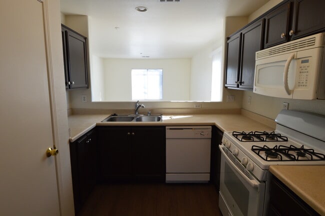 Building Photo - 4430 E Van Buren Ave