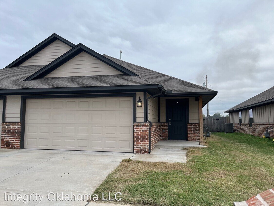 Primary Photo - 3 br, 2 bath House - 5210 Oakwood Villa Court
