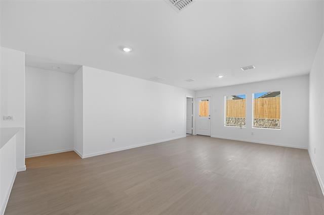Foto del edificio - 1013 Raintree Rd
