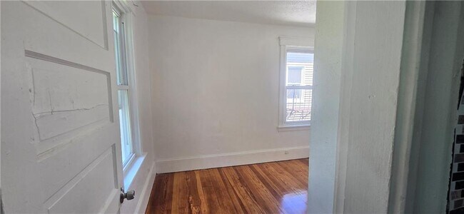 Foto del edificio - 320 4th Ave