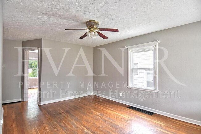Foto del edificio - 2916 Revere Ave