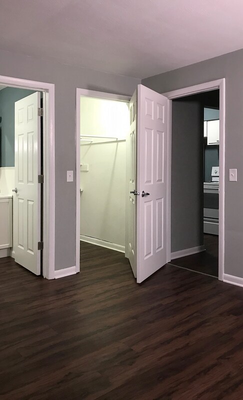 Foto del edificio - 300 Forest Park Dr