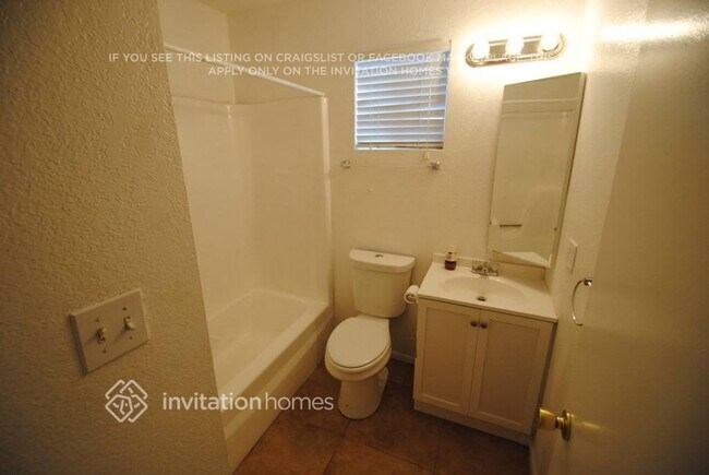 Foto del edificio - 1030 W Anderson Dr