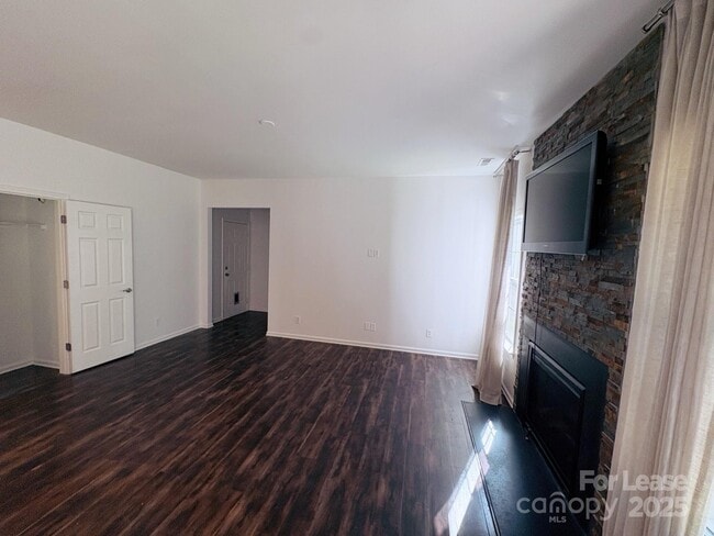 Building Photo - 4204 Lawrence Daniel Dr