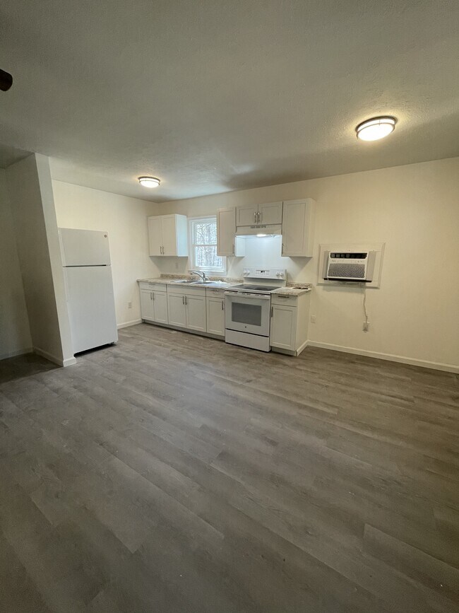 Photo - 143 Hughes Dr Townhome