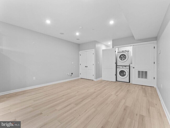 Foto del edificio - 1682 N 54th St