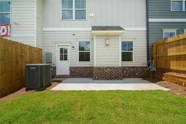 Building Photo - 313 Niles Ct