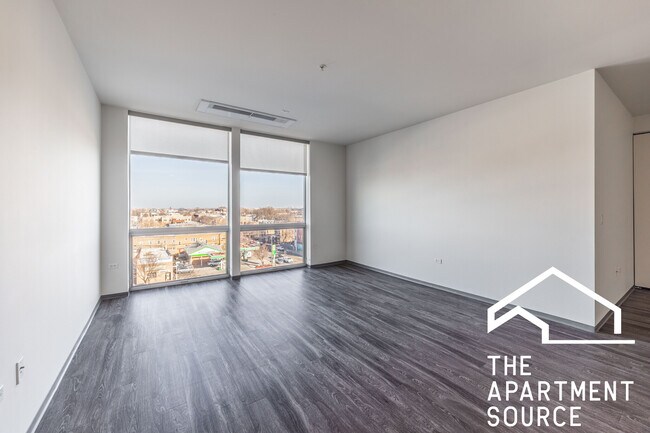 Foto del edificio - 2340 N California Ave