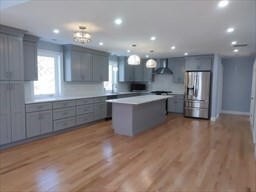 Building Photo - 12 Meadow Ln