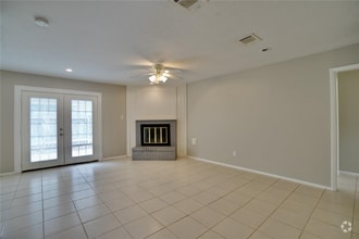 Building Photo - 10811 Sugar Hill Dr