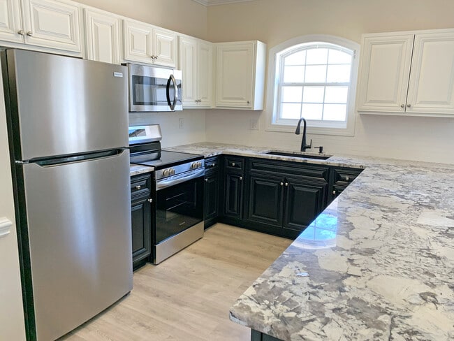 Building Photo - 4141 Hibiscus Dr