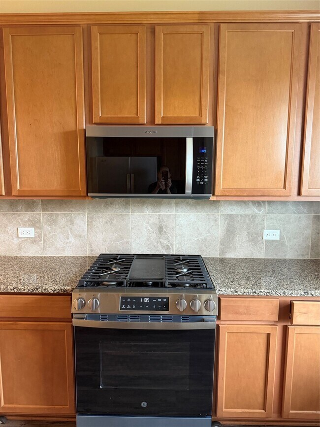 Foto del edificio - 15847 Smithland Dr