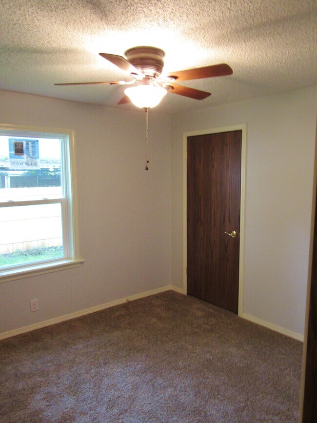 Foto del edificio - 406 W Maple St