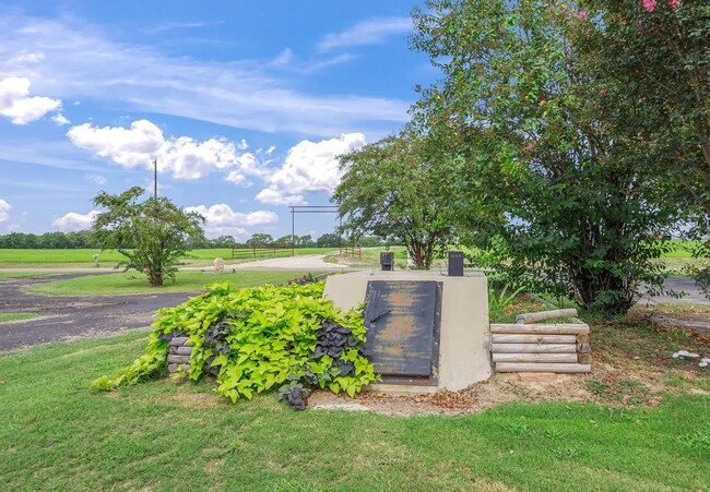 Foto del edificio - 3403 VZ County Road 1110