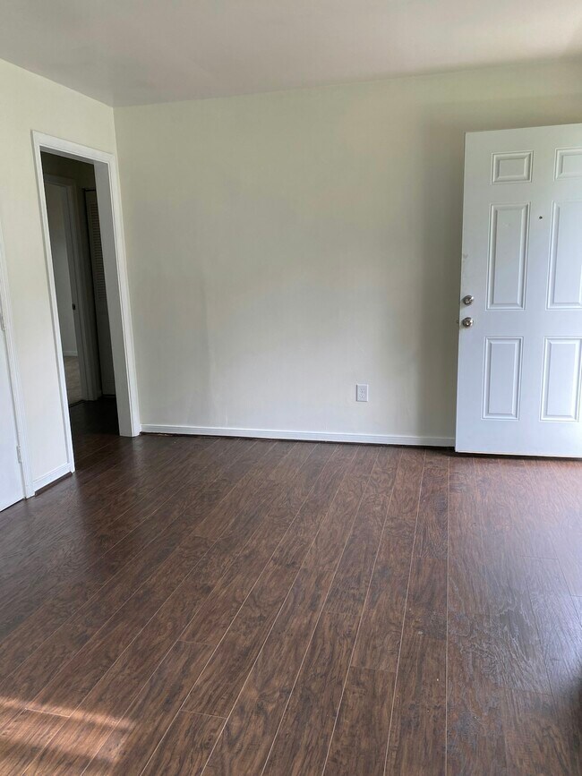 Building Photo - 1601 Monteiro St