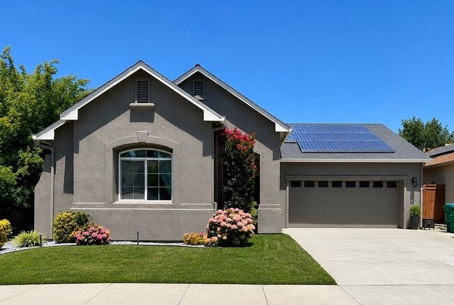 Building Photo - 2550 Valhalla Pl