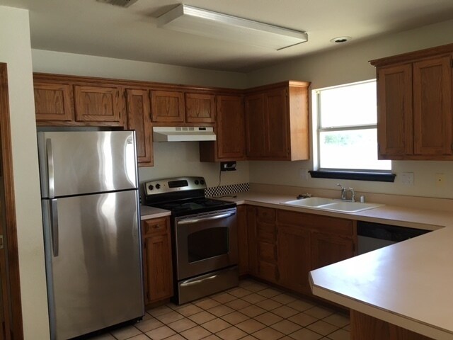 Foto del edificio - Cute 3 bedroom - 2 bath-2 car garage