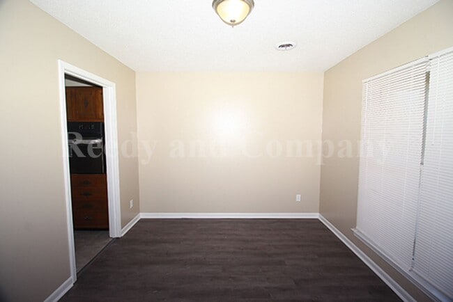 Foto del edificio - 5901 Tishomingo Dr